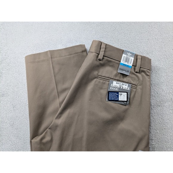 Dockers Other - Dockers D3 Classic Fit Iron Free Khaki Pants Mens 36x30 Brown Flat Front New